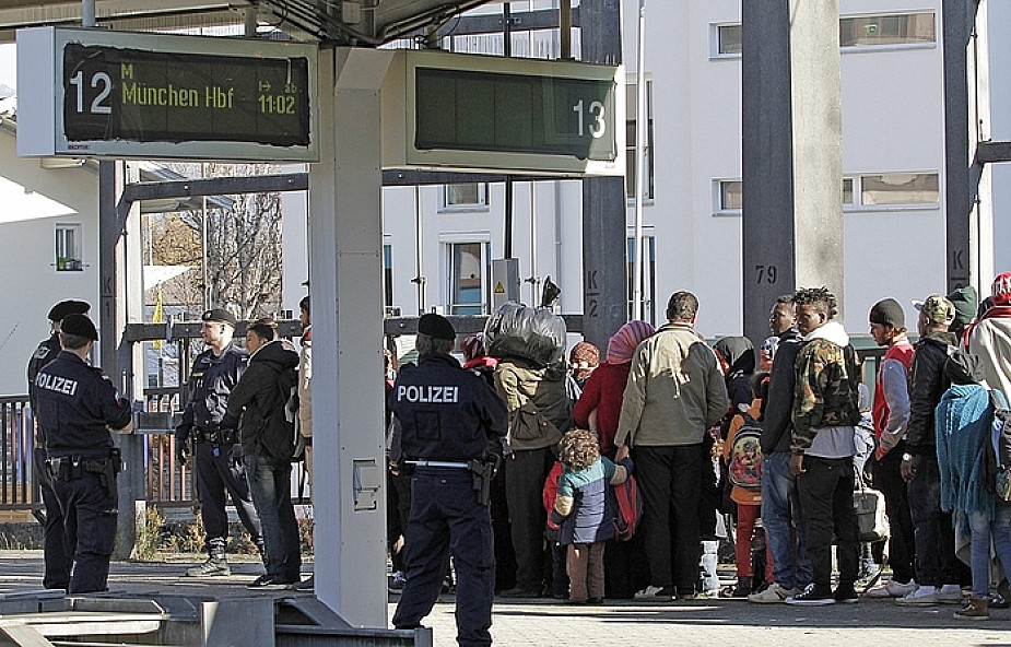 Niemcy: w październiku przybyło 181 tys. uchodźców