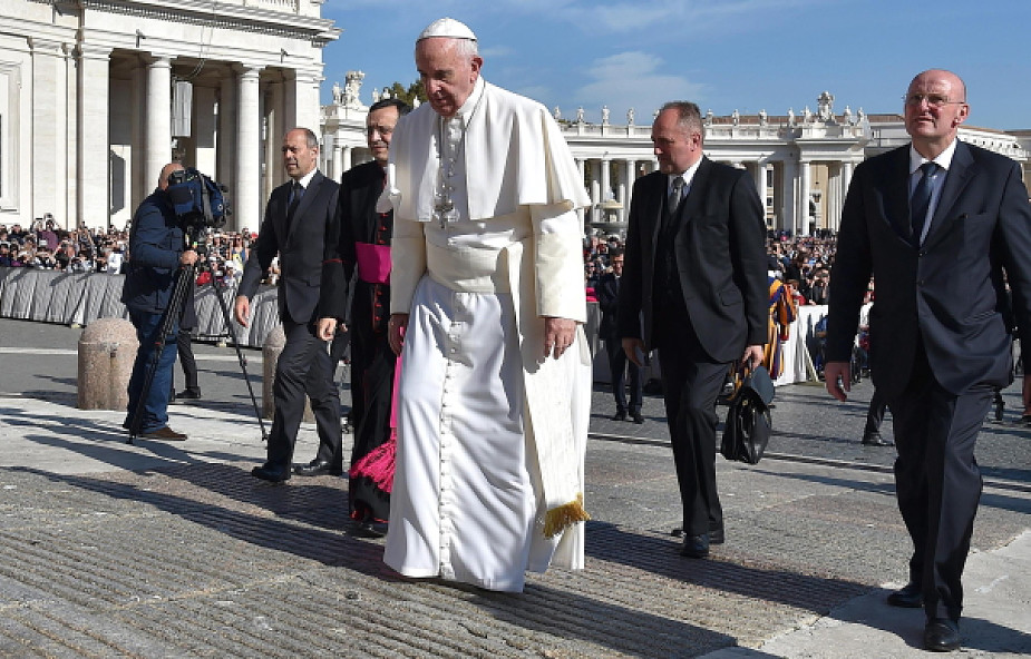 Papież: Ujawnienie dokumentów godne potępienia