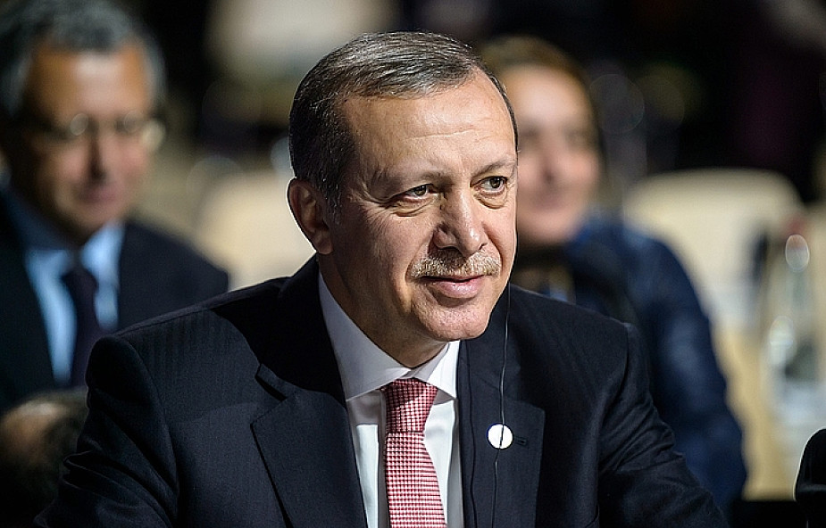 "Turcja nie handluje ropą i gazem z IS"