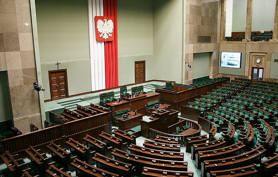 Sejm znowelizował budżet; deficyt wyższy o 3,9 mld zł