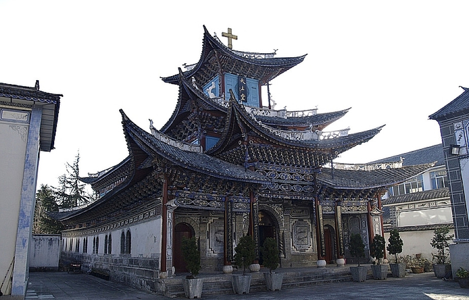 Chiny: cud podczas otwarcia drzwi świętych