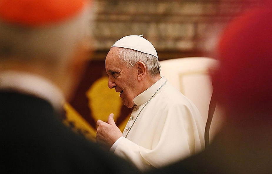 Abp Becciu: Papież dużo wycierpiał