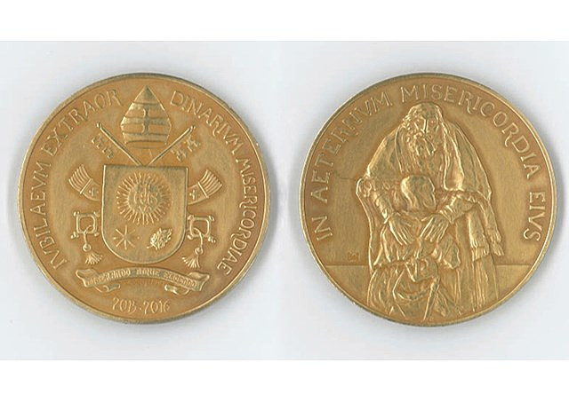 Watykan: specjalny medal na Jubileusz Miłosierdzia - zdjęcie w treści artykułu