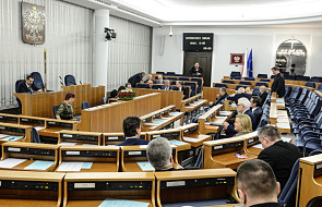 Senat poparł skrócenie kadencji władz TVP i PR