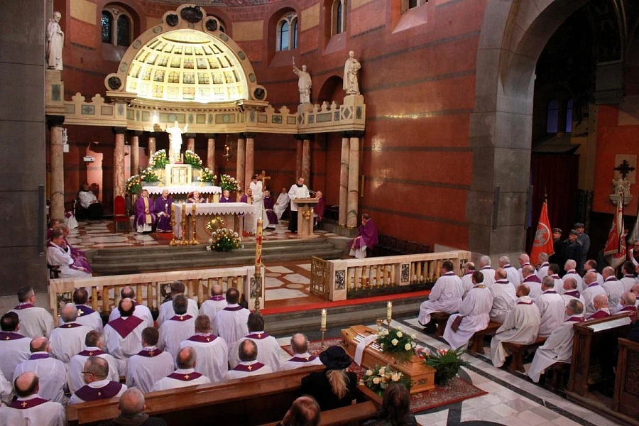 Ostatnia droga o. Stanisława Móla SJ - zdjęcie w treści artykułu nr 1