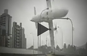 Tajwan: samolot runął do rzeki (video)