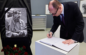 Gdańsk: księga kondolencyjna po śmierci Grassa