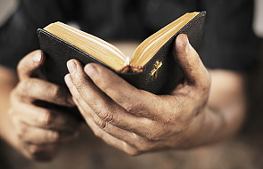 Biblia drogą do nawrócenia. Magazyn RV
