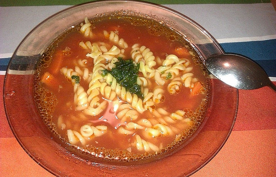 Prosta domowa zupa pomidorowa
