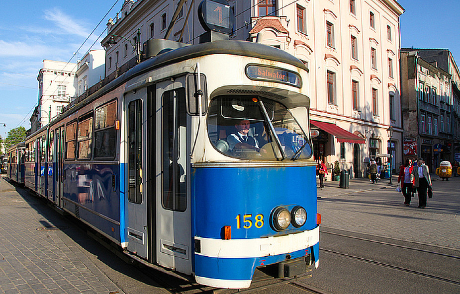 Kraków: "Dzienniczek" św. Faustyny w tramwaju