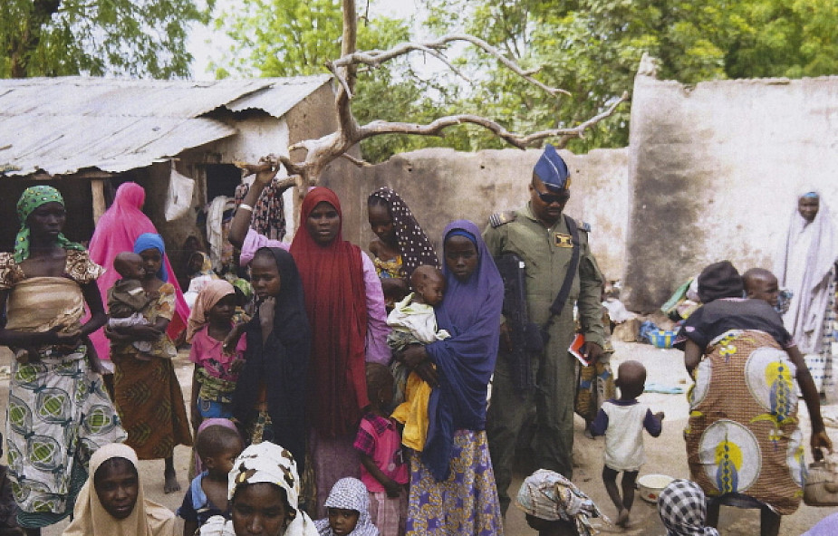 Armia uwolniła z rąk Boko Haram ponad 230 kobiet i dzieci