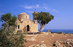 Kościół na Cyprze. Magazyn RV