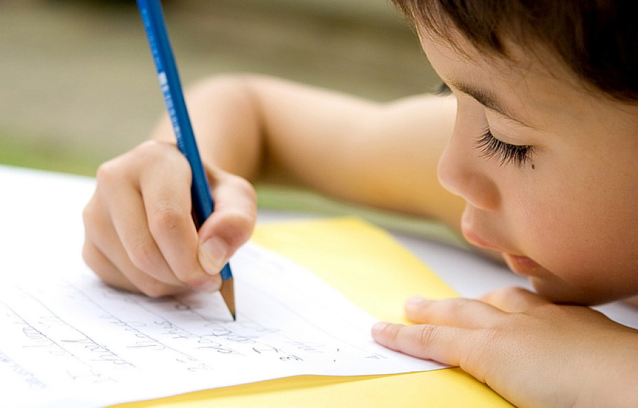Pisanie ręcznie vs. komputer. Co jest lepsze dla Twojego dziecka?