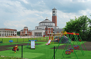 Plac zabaw przy sanktuarium Jana Pawła II