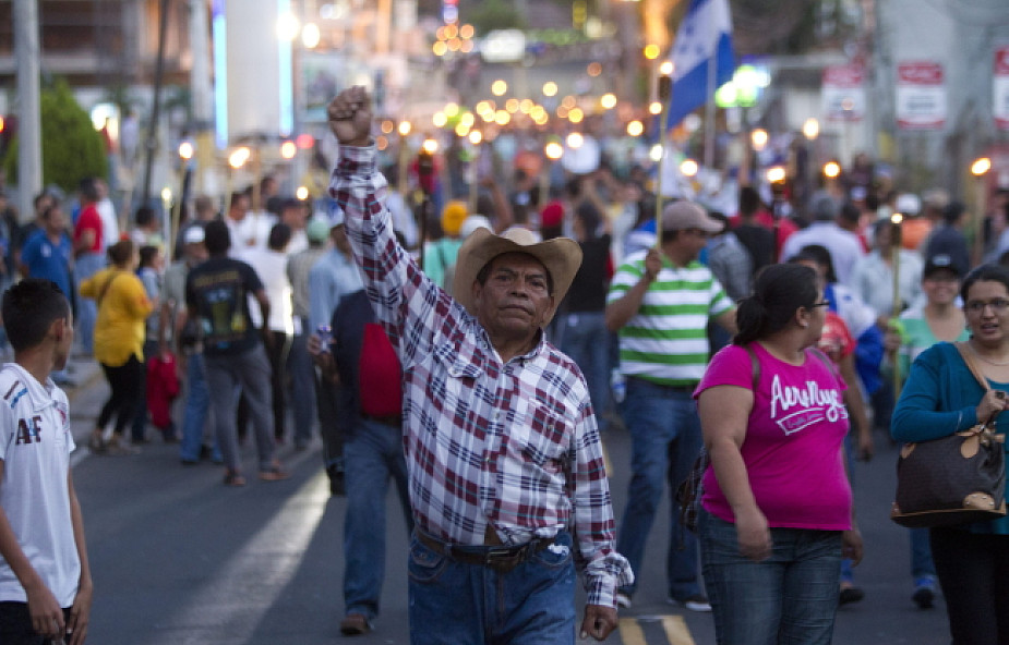 Honduras: ludzie żądają ustąpienia prezydenta