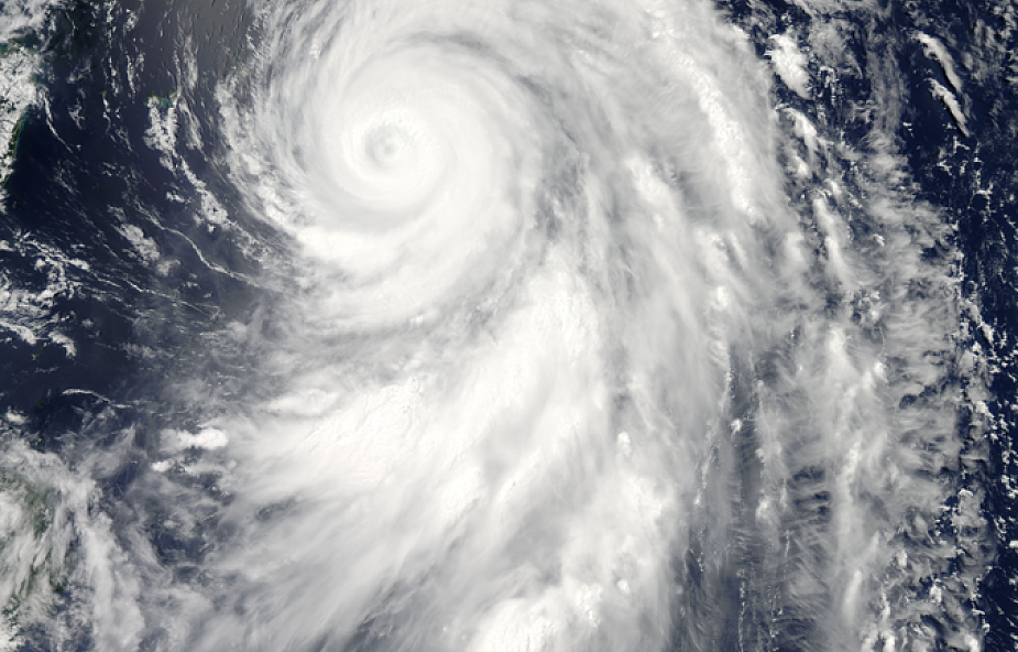 Japonia: dwie ofiary śmiertelne tajfunu Nangka