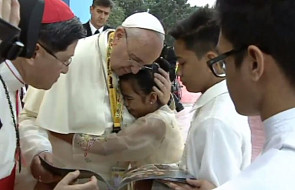 12-latka do papieża: Czemu Bóg pozwala krzywdzić dzieci?