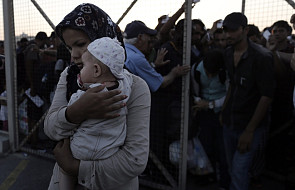 2,5 tys. syryjskich uchodźców w porcie w Pireusie