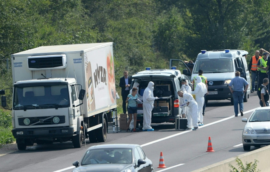 Austria: zwłoki kilkudziesięciu uchodźców w ciężarówce przy A4