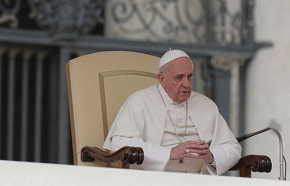 Papież modli się za ofiary huraganu Erika