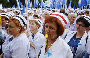 Warszawa: manifestacja pielęgniarek i położnych