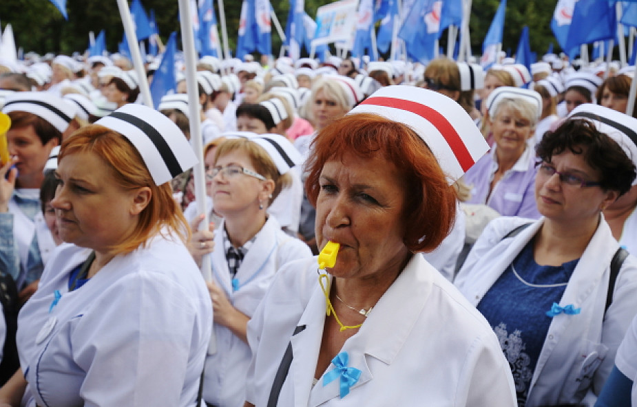 Warszawa: manifestacja pielęgniarek i położnych