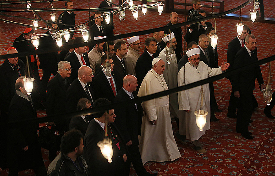 Papież odwiedzi meczet zniszczony przez chrześcijan