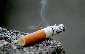 Rzym: 150-200 € kary za rzucenie niedopałka papierosa
