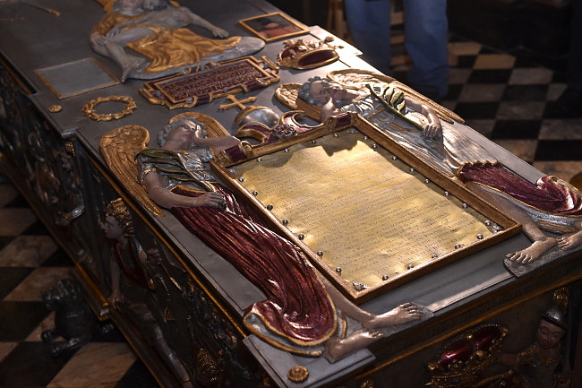 Wawel: odnowiono sarkofag króla Stefana Batorego [ZDJĘCIA] - zdjęcie w treści artykułu nr 1