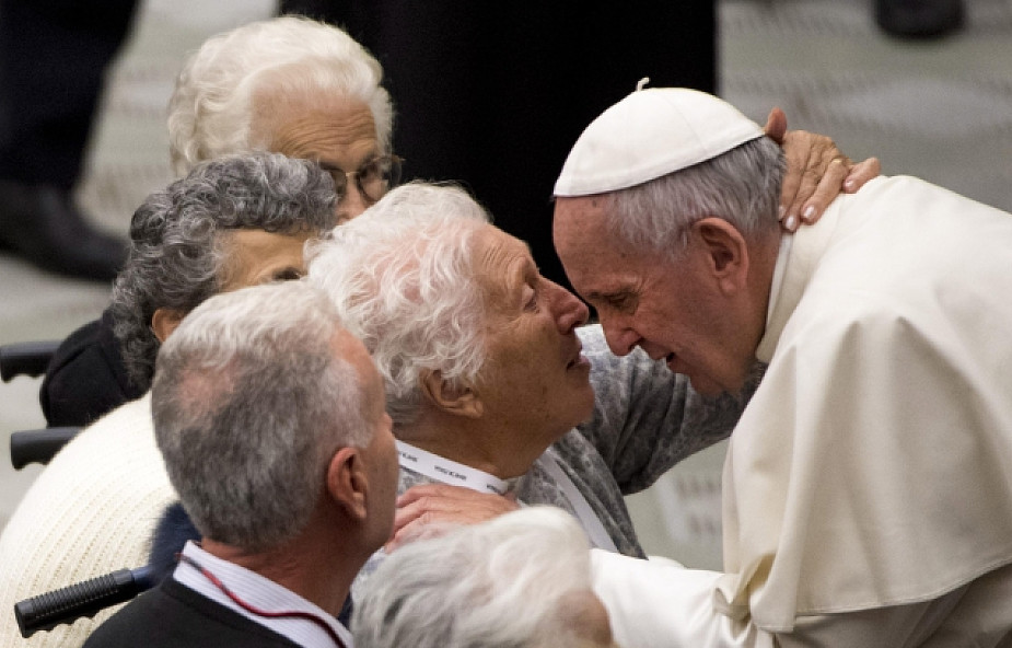 Papież do seniorów: musimy działać na rzecz kultury życia