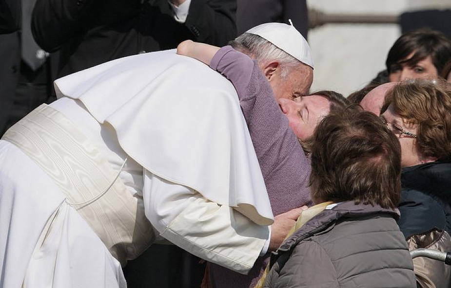 Papież o dwóch ważnych uczynkach miłosierdzia