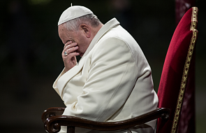 Franciszek modli się za ofiary trzęsienia ziemi 