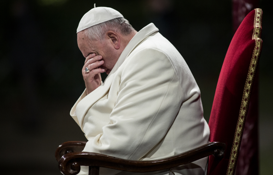 Franciszek modli się za ofiary trzęsienia ziemi 