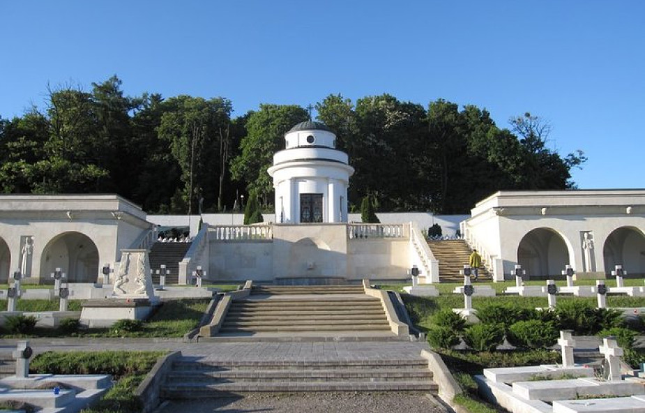 Na lwowskich cmentarzach zapłoną światełka pamięci