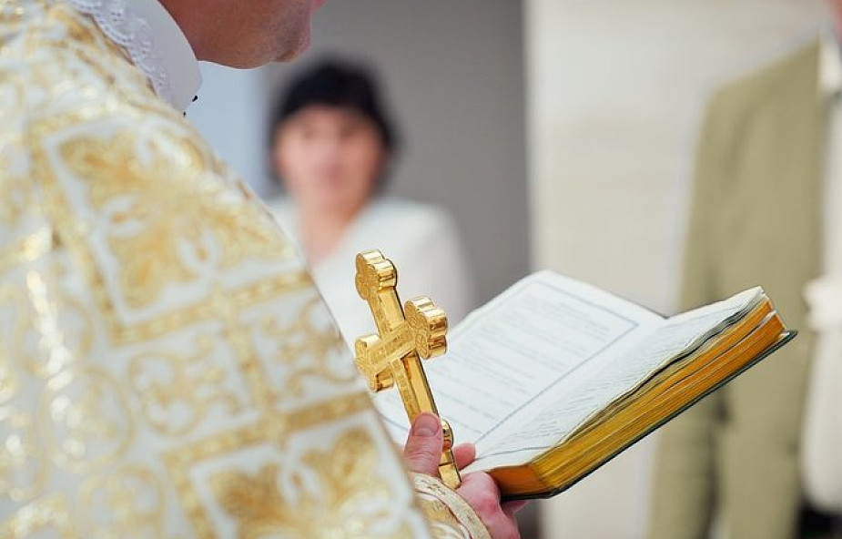 Kościół w Polsce wychodzi wiernym naprzeciw