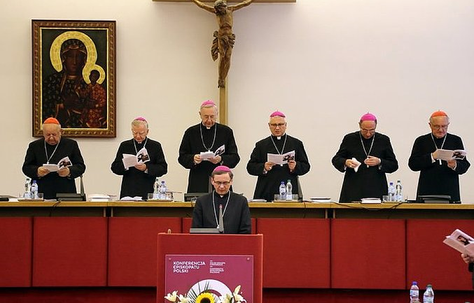 Polscy biskupi: miłosierdzie to droga do świętości