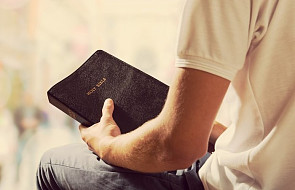 Nie wiesz jak modlić się Pismem świętym? Dzisiaj cię tego nauczymy