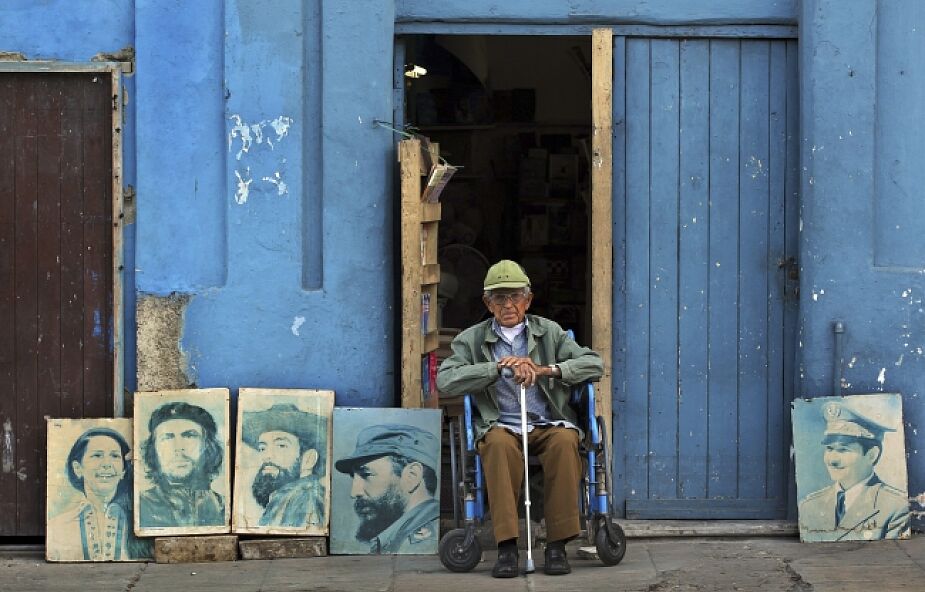 Figurka Fidela Castro w szopce w Neapolu