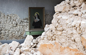 Kard. Parolin: Kościół wśród ofiar trzęsienia ziemi