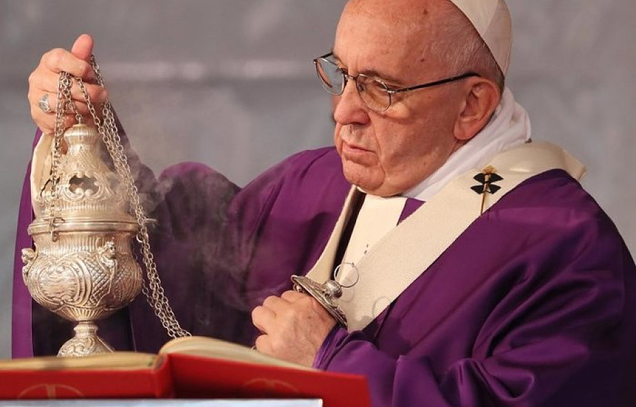 Papież o zmarłych kardynałach i biskupach: obdarzali miłością Jezusa