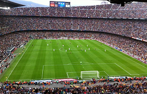 Piłkarze Barcelony poprowadzą treningi dla uchodźców w Grecji