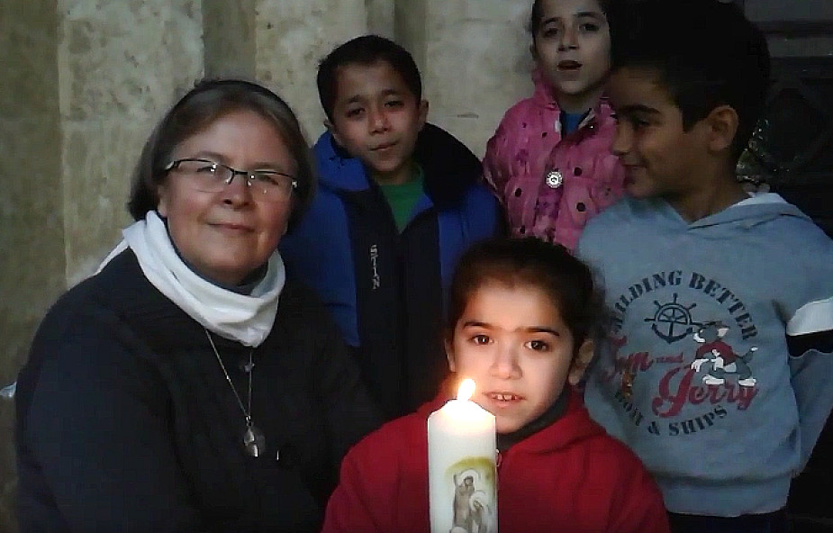 Świąteczne życzenia od dzieci z Aleppo [WIDEO]