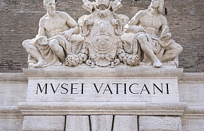 Kobieta pokieruje Muzeami Watykańskimi