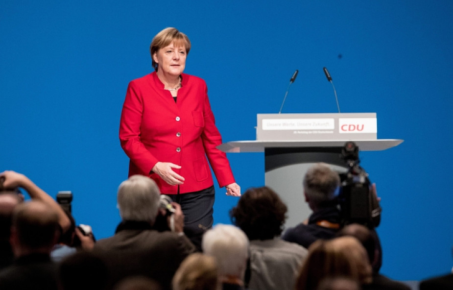 Merkel nadal szefową CDU, delegaci pokazali jej żółtą kartkę