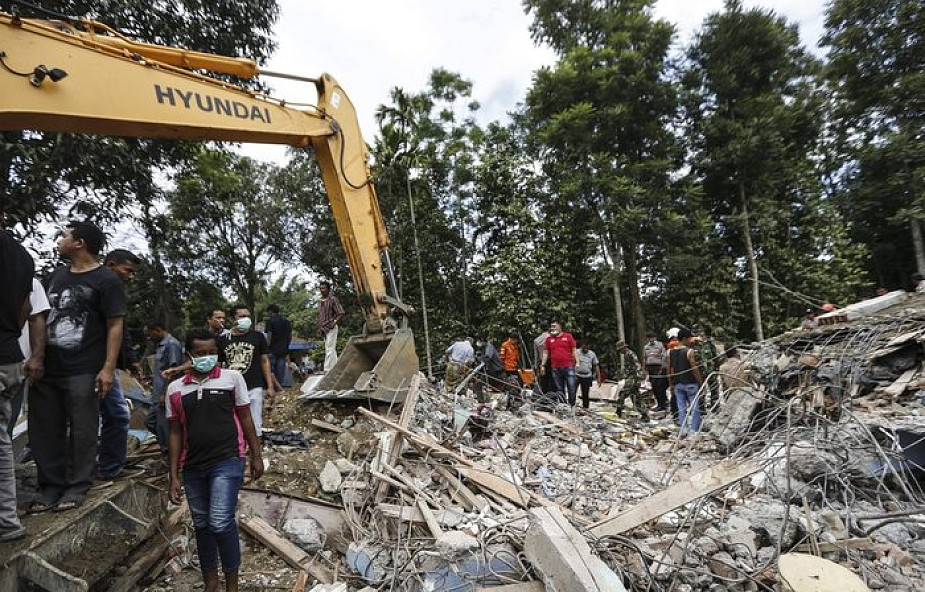 Indonezja: silne trzęsienie ziemi, zawalone budynki i 25 ofiar