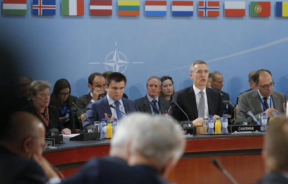 NATO: dyskusja szefów dyplomacji o Ukrainie