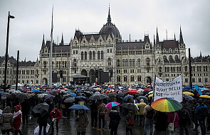 Węgry: Masowe protesty przeciw zmianom w oświacie