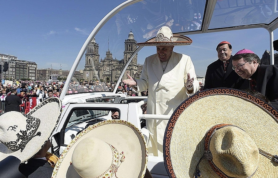 Rzecznik Watykanu: milion ludzi powitało papieża