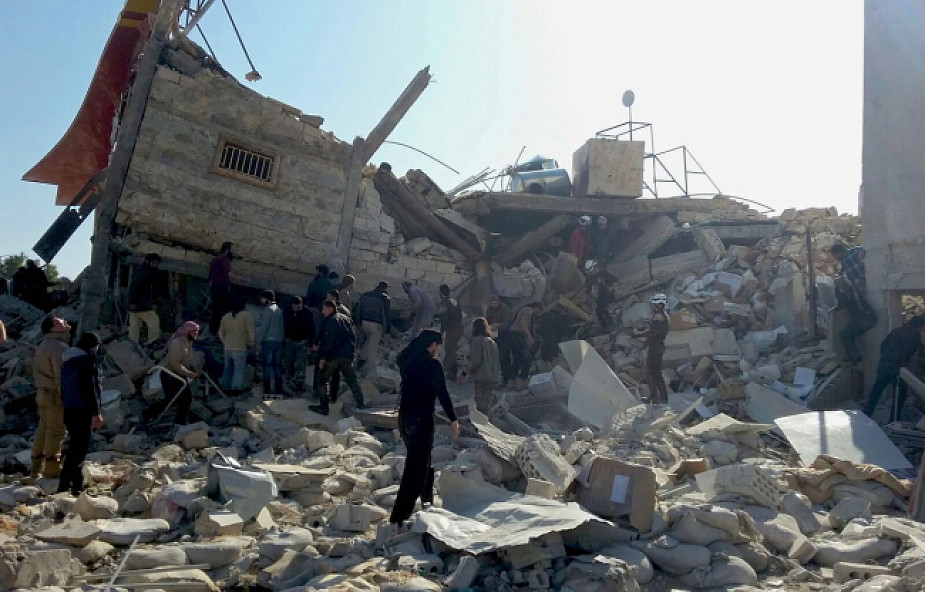 50 zabitych w atakach na szpitale i szkoły w Syrii