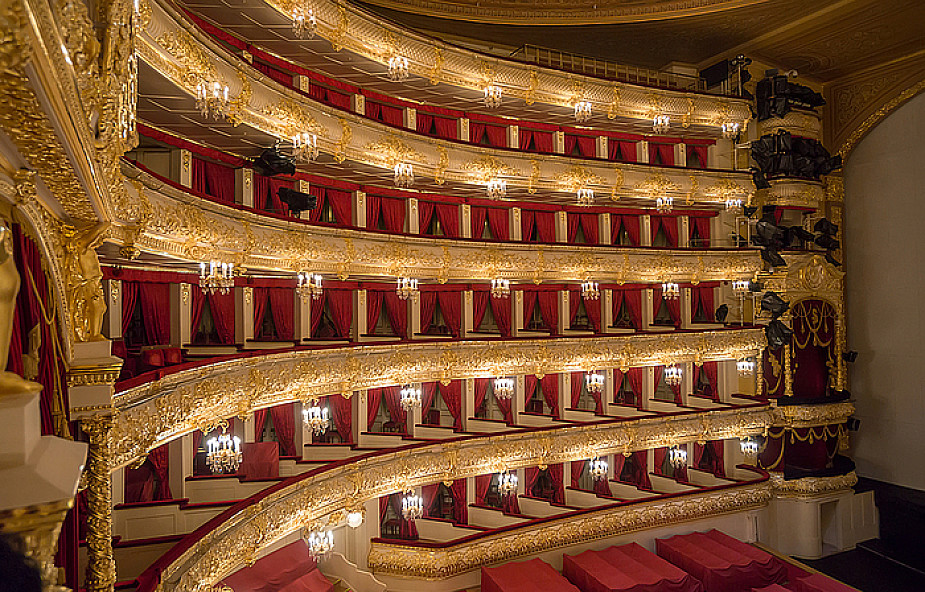 Rosja: Teatr Bolszoj odsłonił życie za kulisami
